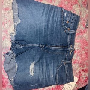 Levi shorts!!